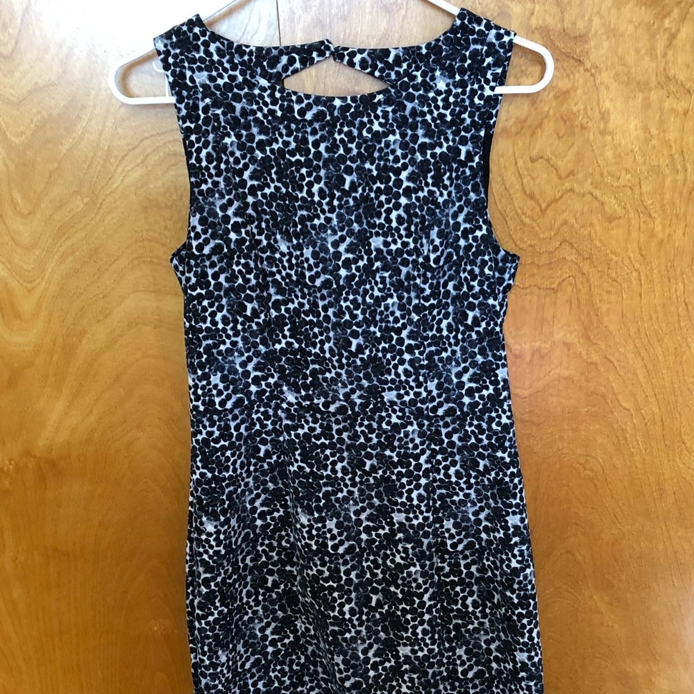 Fitter dress with fun print